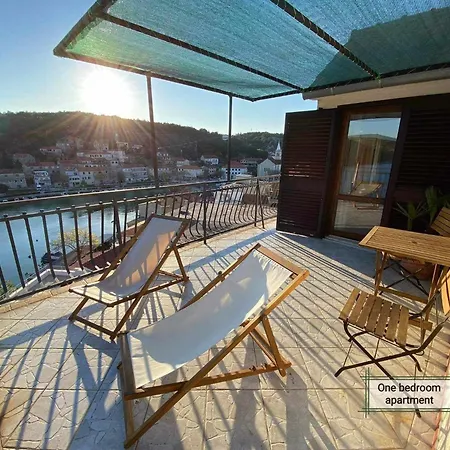 Adriaaticoo شقة *