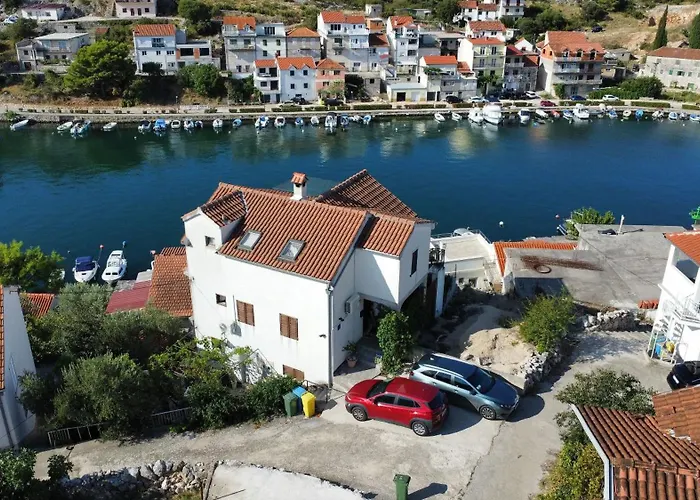 Adriaaticoo Zaton (Sibenik-Knin)